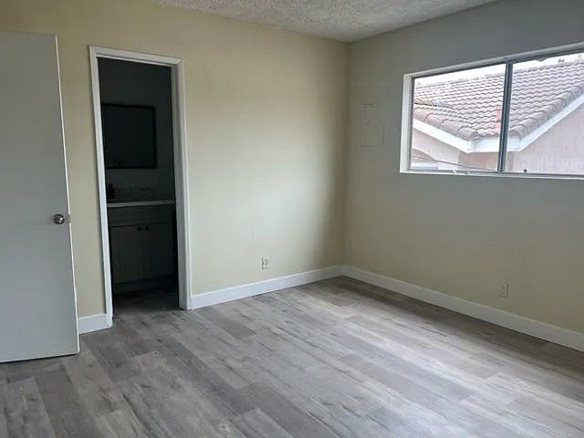 1821 Vine St — Photo 4