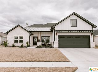 412 Town Hall Ln, Victoria, TX 77901