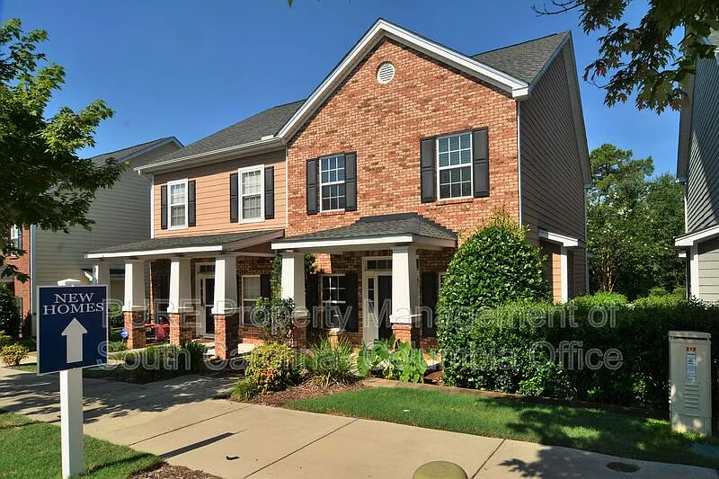 3 bed, 2.5 bath, 1485 sqft, $1,695 — Photo 2
