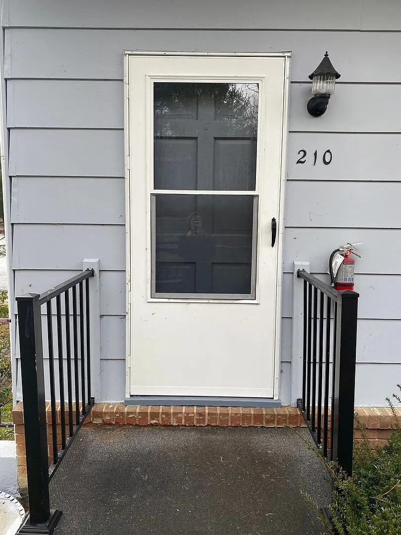 Cute 2/1.5 Townhome on Ashe Lake — Photo 2
