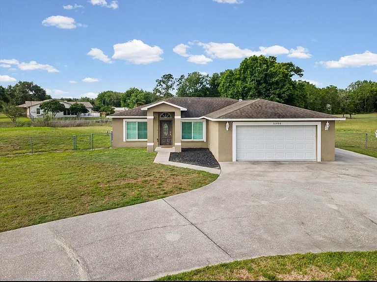 31706 Hunt Club Ln — Photo 5