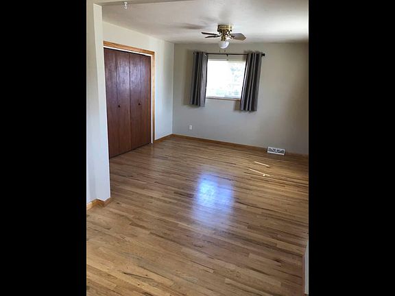 5th image of 943 S Quail Way