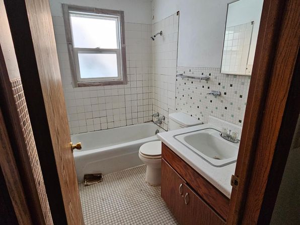 334 33rd Ave N APT 1
