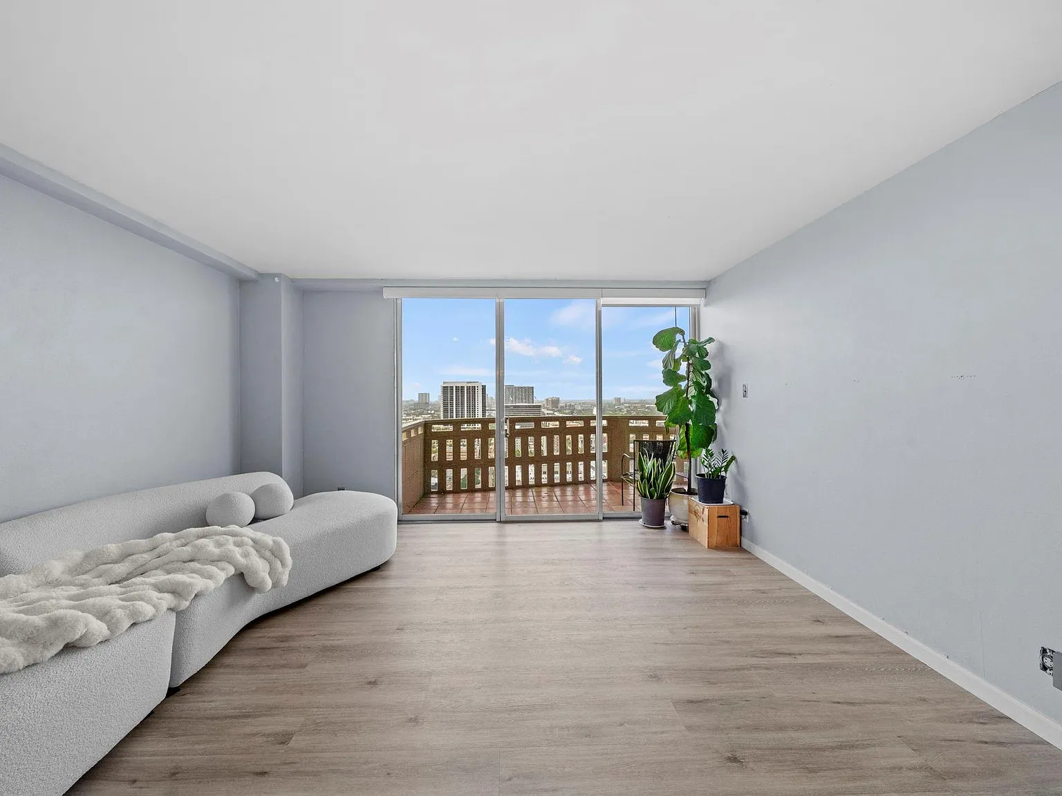 2 bed, 2.0 bath, 1145 sqft, $2,600 — Photo 4