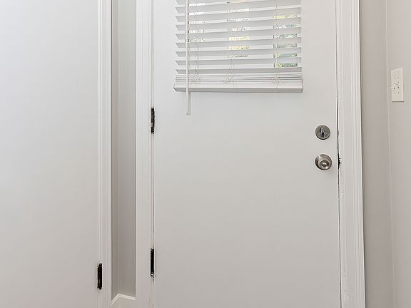 3rd image of 624 Wildwood Ave