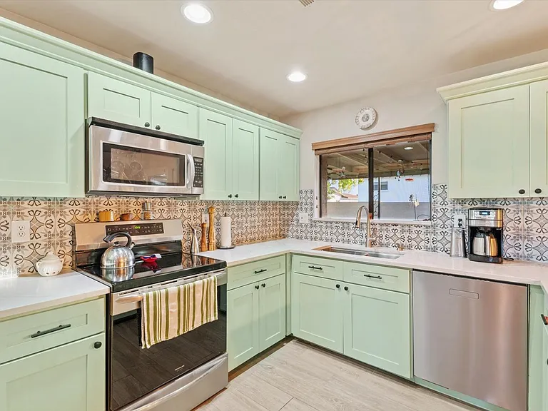 8543 E Jackrabbit Rd — Photo 16