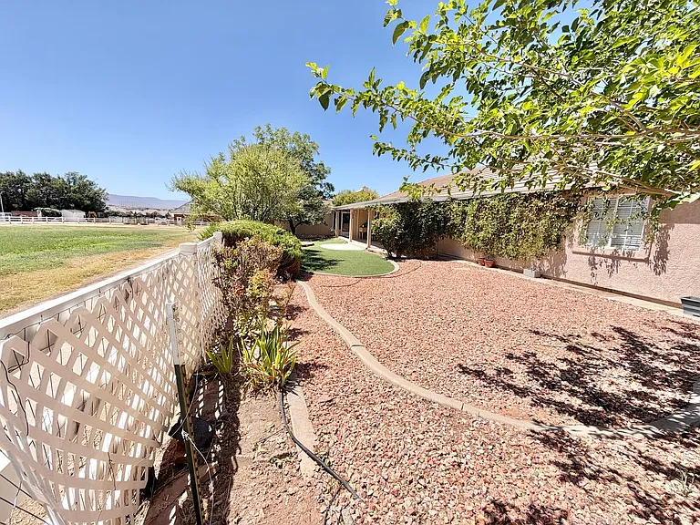 3519 S 1470 W — Photo 25