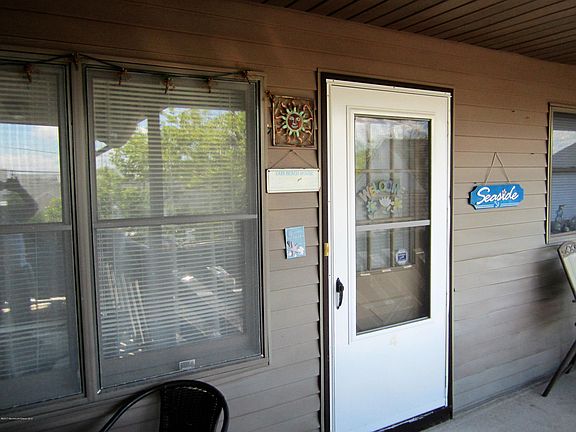 4th image of 232 Blaine Ave APT 4