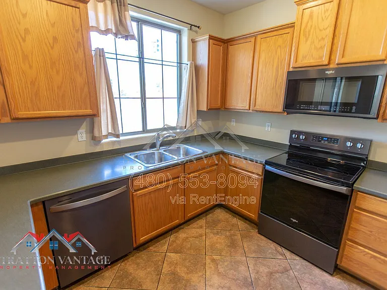 9136 W Meadow Dr — Photo 11