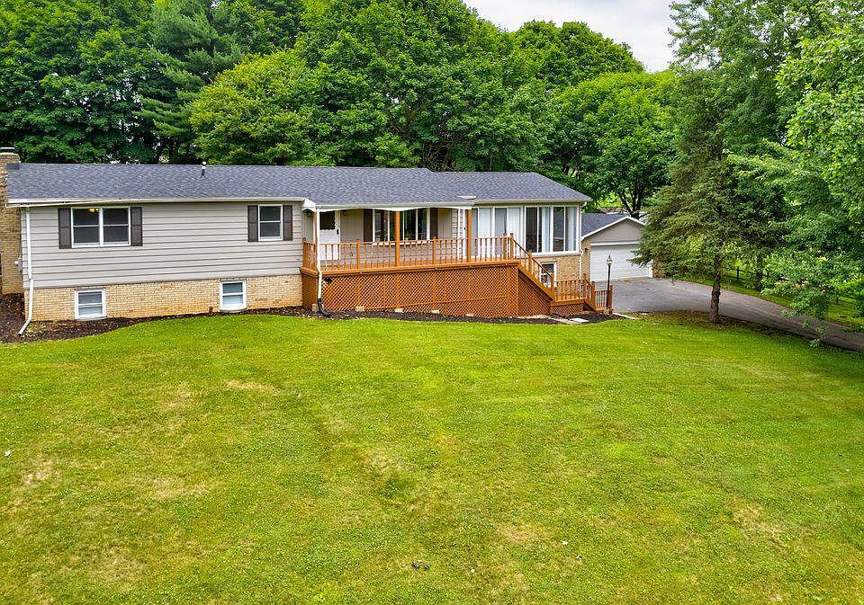 12093 Gearhart Rd, Greencastle, PA 17225 Zillow