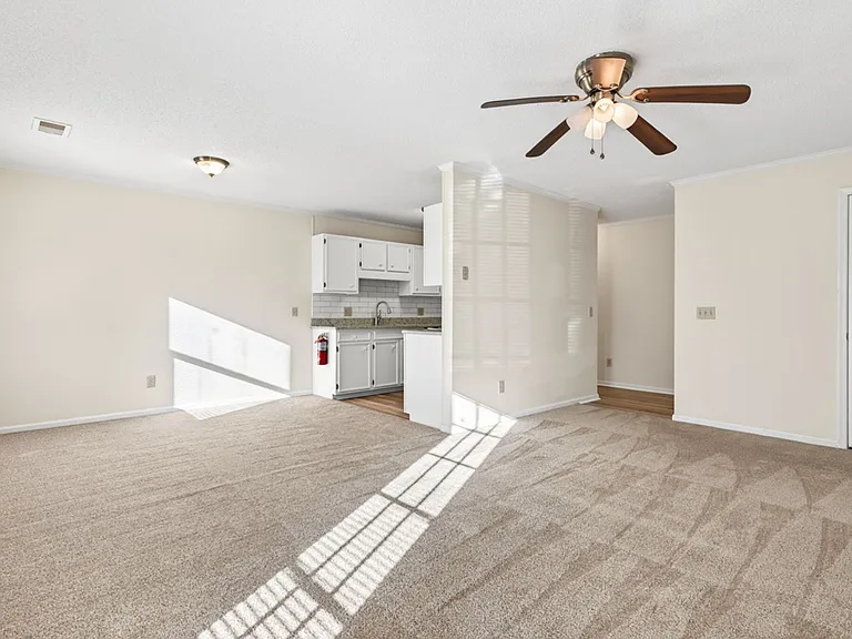 403 Wormwood Ln #H — Photo 7