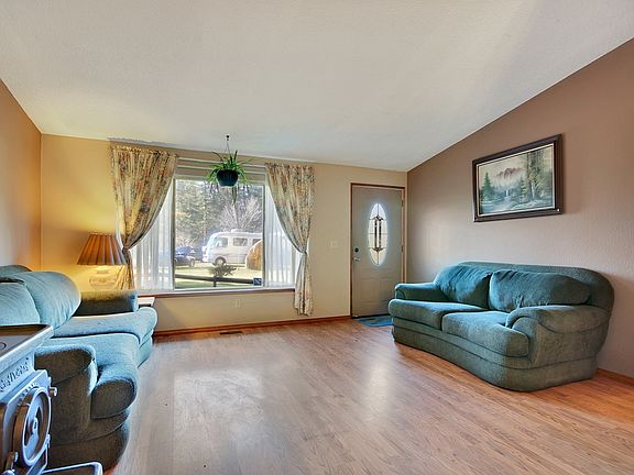 4th image of 5616 110th Ave SW