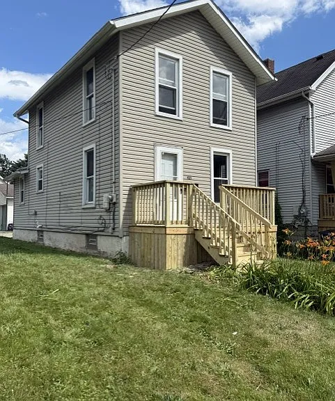 421 N Cedar Ave — Photo 1