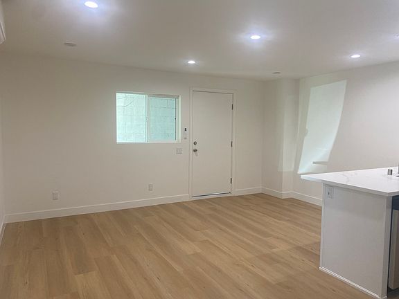 4th image of 1534 S Shenandoah St #10
