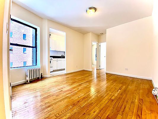 3rd image of 506 E 82nd St APT 12