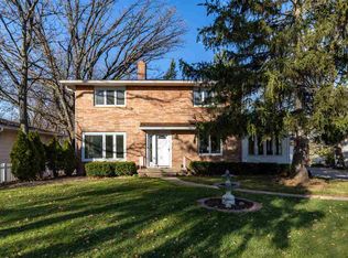 3220 Pleasant Dr, Cedar Falls, IA 50613