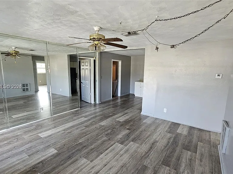 374 NW 31st Ave — Photo 8