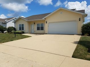 8 Liberty Ln, Clinton, IL 61727