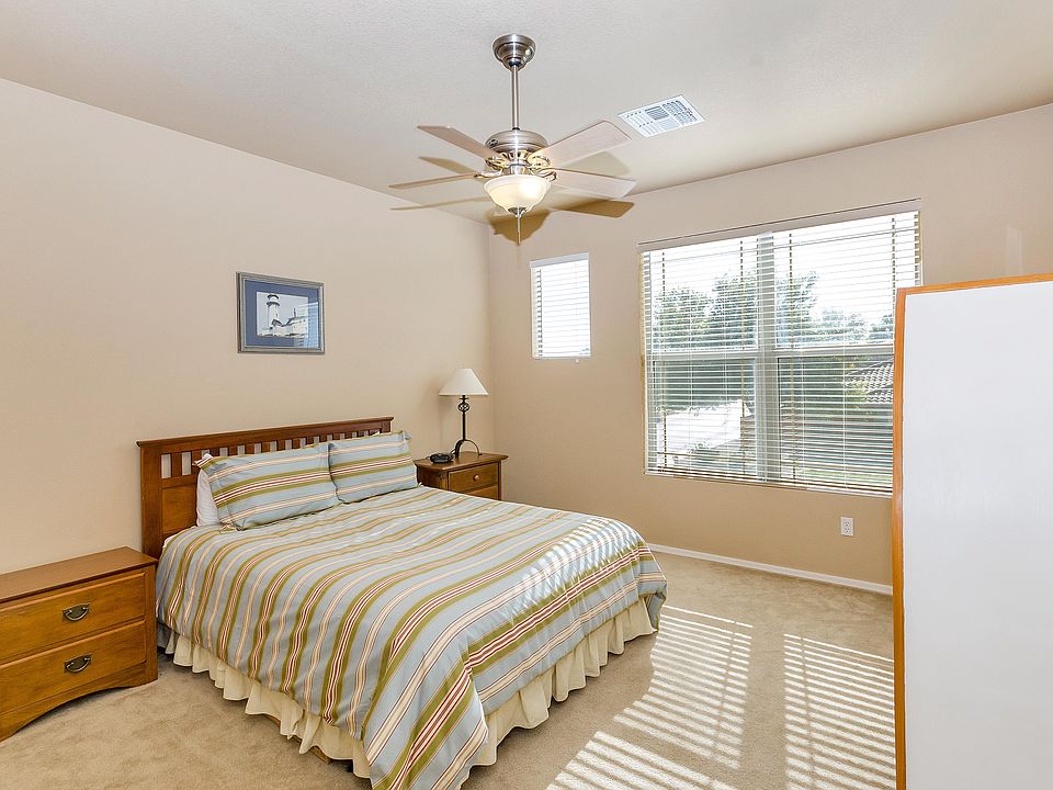 Bedroom 4 - Walk In Closet