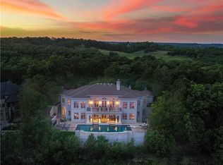 642 Cedar Crest Dr, Lake Ozark, MO 65049