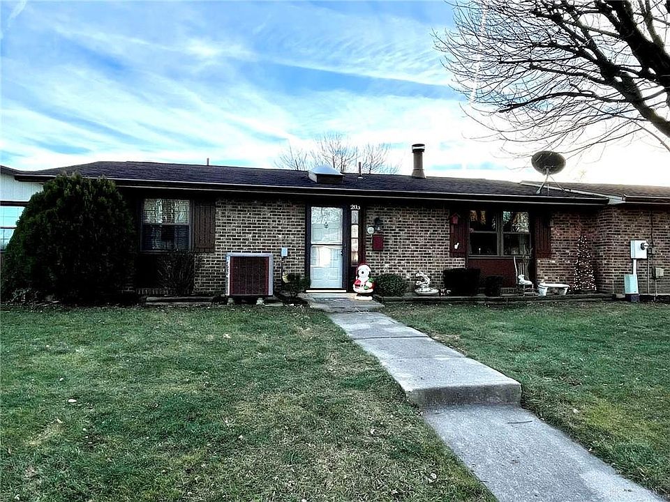 1st image of 203 Gardengrove Way