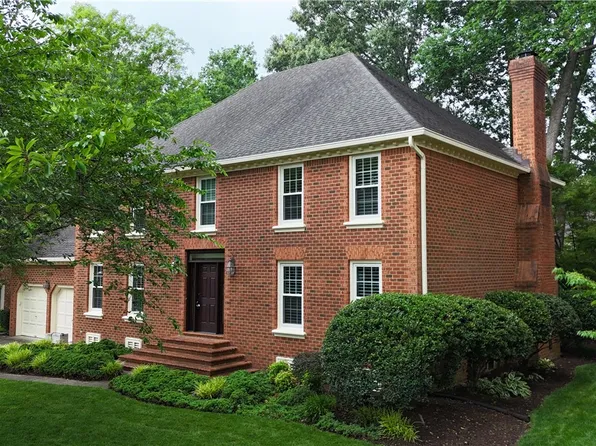 1217 Worthington Ln, Virginia Beach, VA 23464