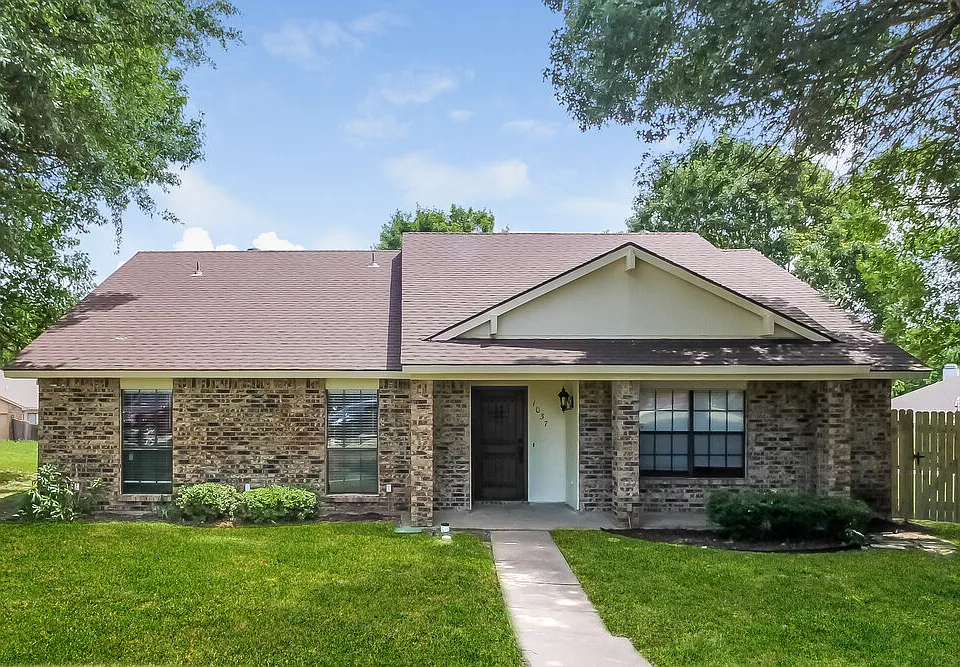 1037 Eagle Ct