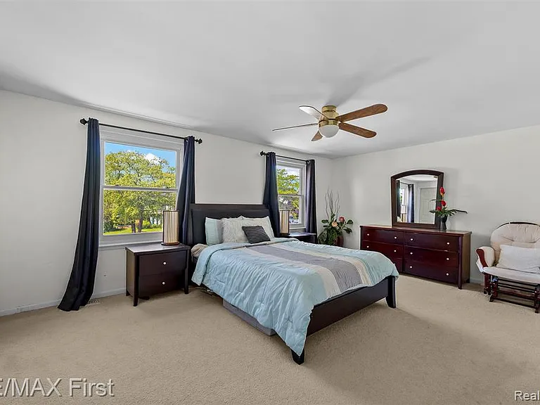 36010 Congress Rd — Photo 18