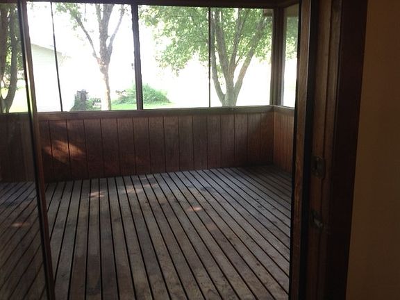 4th image of 430 2nd St SW