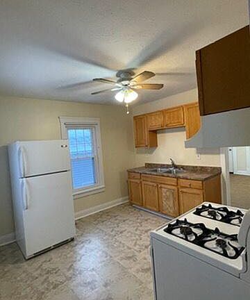 2nd image of 3487 W 50th St #Up