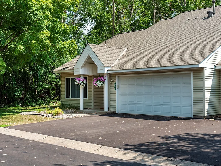 Hills of Eden Prairie — Photo 17