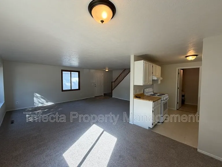 3313 Dunbar Ave — Photo 2