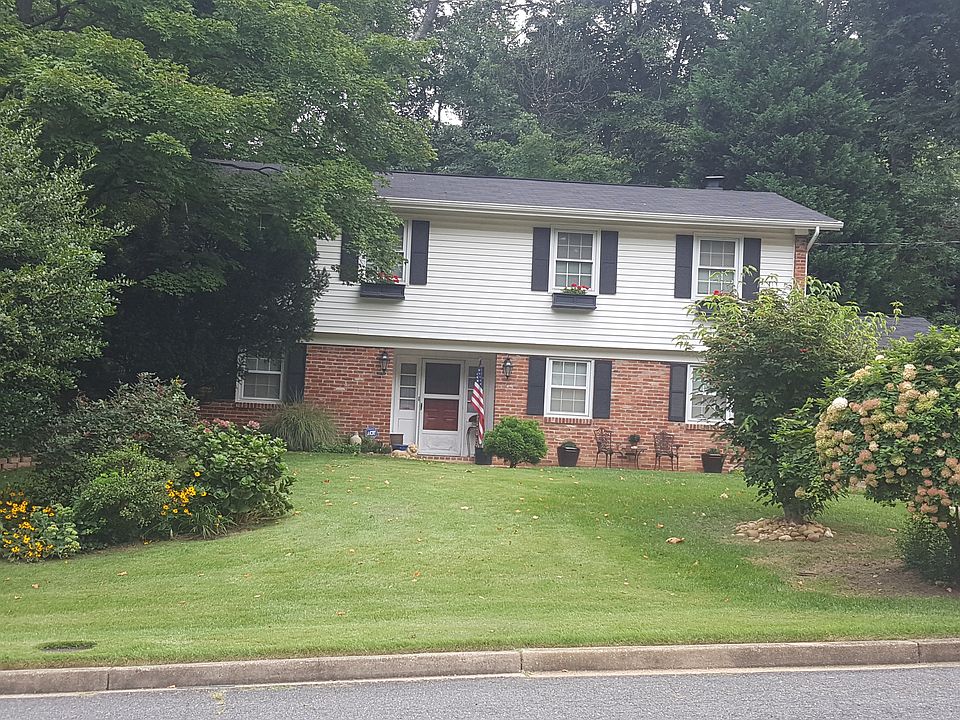 1st image of 3903 Forest Grove Dr