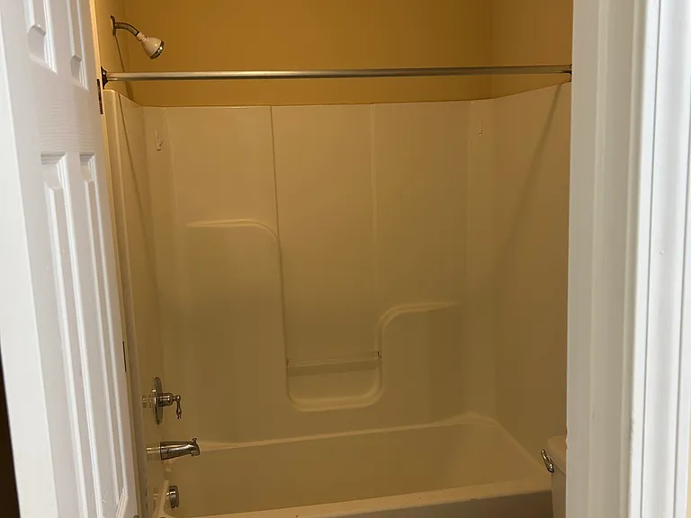 Foxcroft Apartments — Photo 14