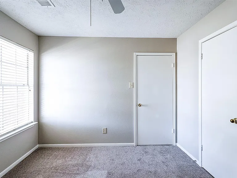2103 Charlton House Ln — Photo 18