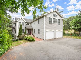 476 Shelton Rd, Trumbull, CT 06611