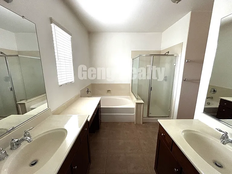 8308 Crystal Walk Cir — Photo 17