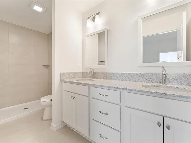 2421 Hobkirk Loop — Photo 22