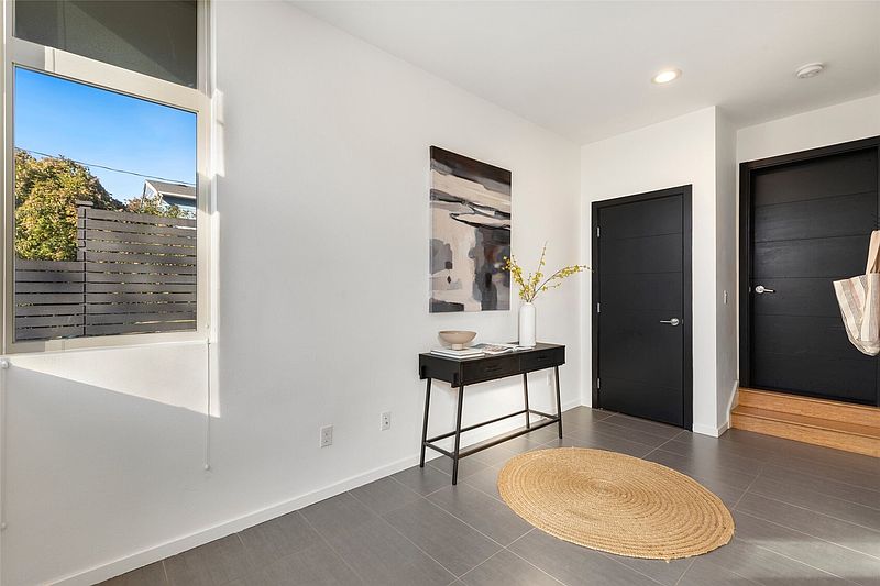 3rd image of 206 22nd Avenue #C