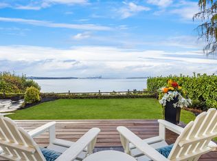 7068 Wing Point Rd NE, Bainbridge Island, WA 98110