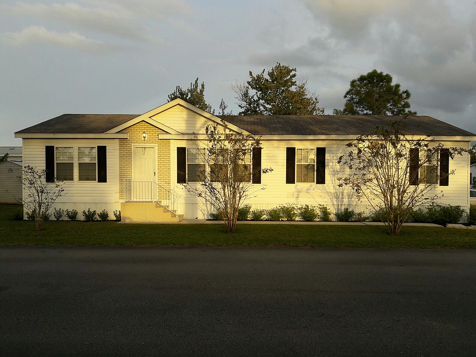 1st image of 141 Coachlight Ct
