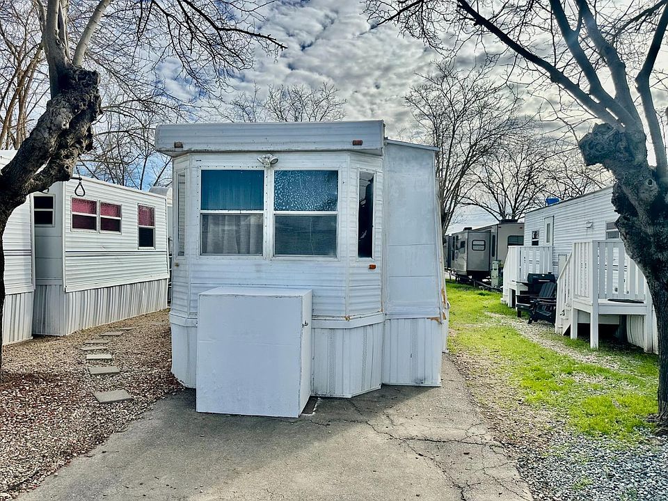 1st image of 820 N Lincoln Way #219
