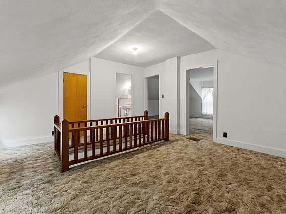 3rd image of 220 E 7th St