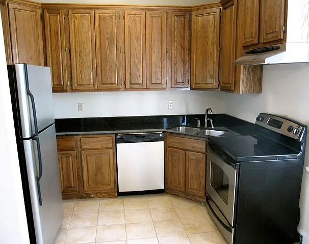 2 bed, 850 sqft, $1,300 — Photo 2