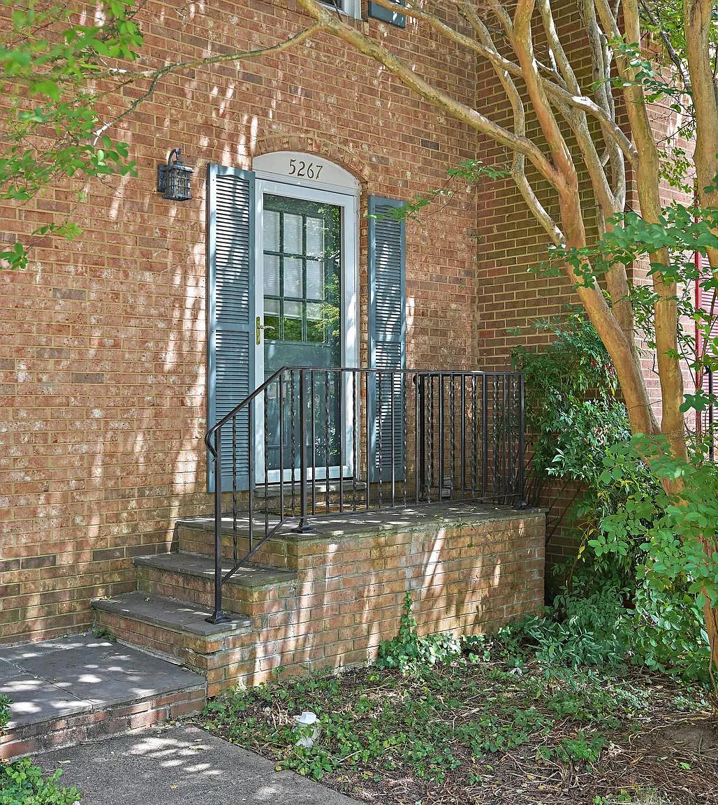 4 bed, 3.5 bath, 1628 sqft, $3,700 — Photo 2