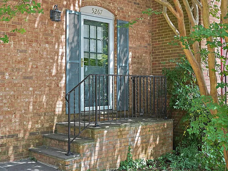 5267 Leestone Ct — Photo 2
