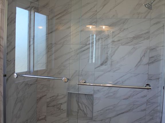 4th image of 326 W University Ave #8