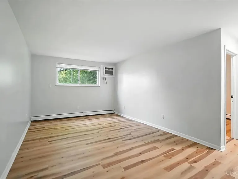 506 Main St — Photo 5