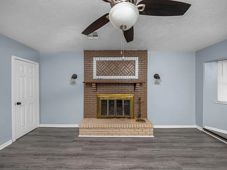 408 NW Woodridge Dr — Photo 5