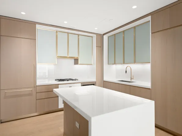 201 East 74th Street image 2 of 12